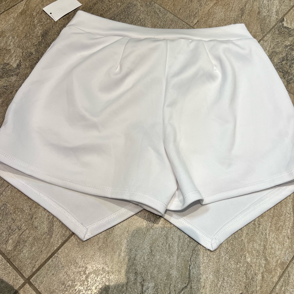 White skort. Size M.
